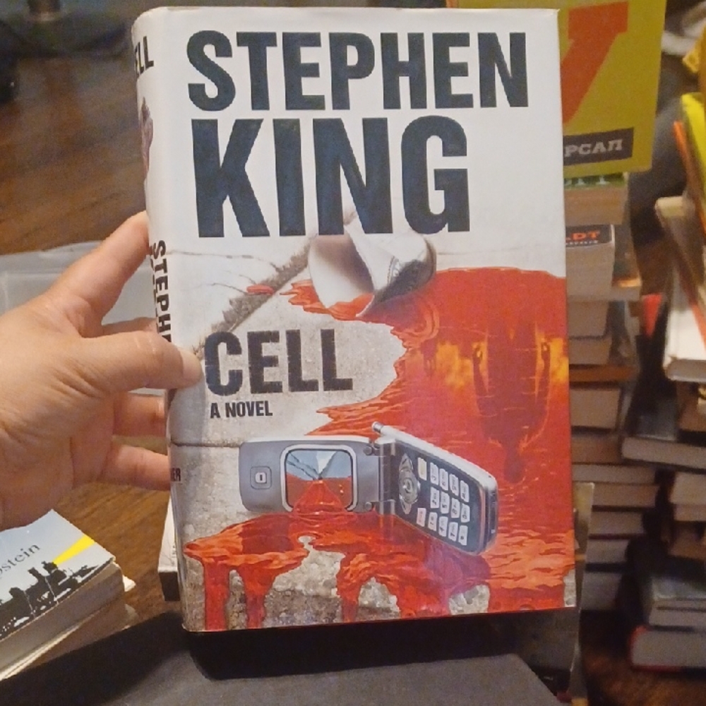Stephen King 'Cell' Novel - Hard Cover